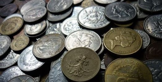 “不可貪戀…… 人一切所有的”（出埃及記20:17）